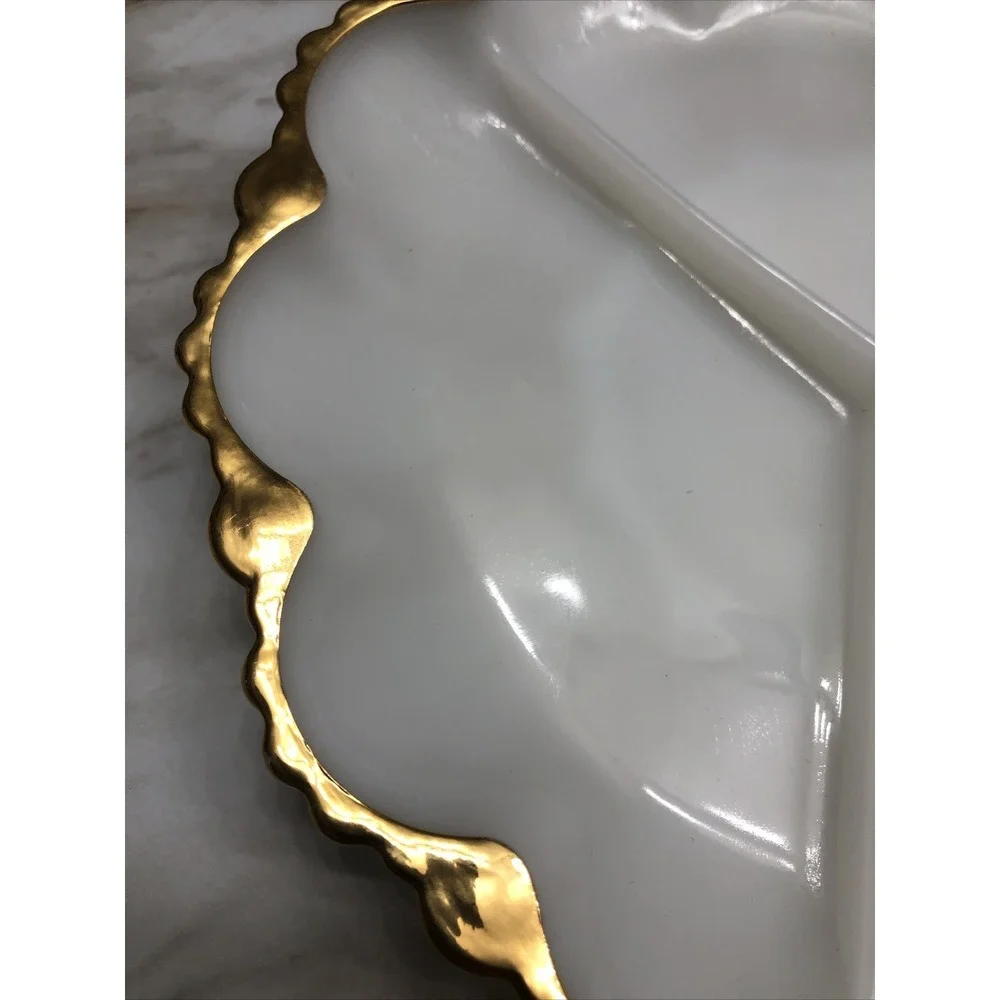 Anchor Hocking FIRE-KING OVENWARE Milk Glass Divided Relish Plate Gold Trim‎ VTG